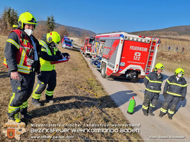 20220214 Kleintransporter prallt trotz Höhenbegrenzungseinrichtung gegen Unterführung  Foto: Stefan Schneider BFKDO BADEN