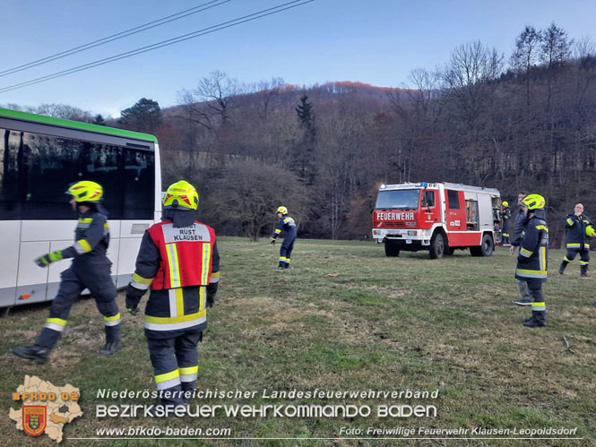 20220303 Bergung eines Linienbus bei Klausen-Leopoldsdorf  Foto: Freiwillige Feuerwehr Klausen-Leopoldsdorf