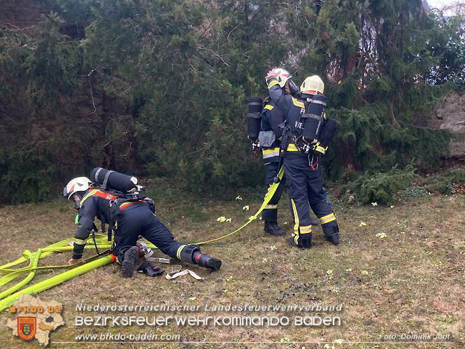 20220304 Brand auf einem Grundstück in Baden Ortsteil Weikersdorf Foto: Dominik Judt 20220304 Brand auf einem Grundstück in Baden Ortsteil Weikersdorf Foto: Dominik Judt