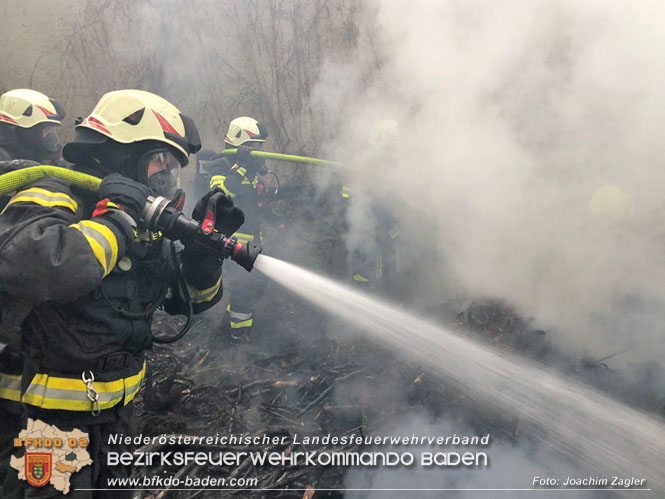 20220304 Brand auf einem Grundstück in Baden Ortsteil Weikersdorf Foto: Joachim Zagler 20220304 Brand auf einem Grundstück in Baden Ortsteil Weikersdorf Foto: Joachim Zagler