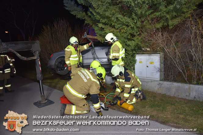 20220306 Pkw landete im Gartenzaun Foto: Thomas Lenger Monatsrevue.at 20220306 Pkw landete im Gartenzaun Foto: Thomas Lenger Monatsrevue.at