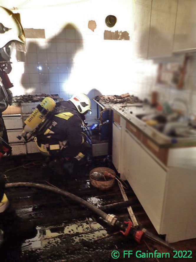 20220313 Brand in einem Wohnhaus in Gainfarn Foto: Freiwillige Feuerwehr Gainfarn 20220313 Brand in einem Wohnhaus in Gainfarn Foto: Freiwillige Feuerwehr Gainfarn