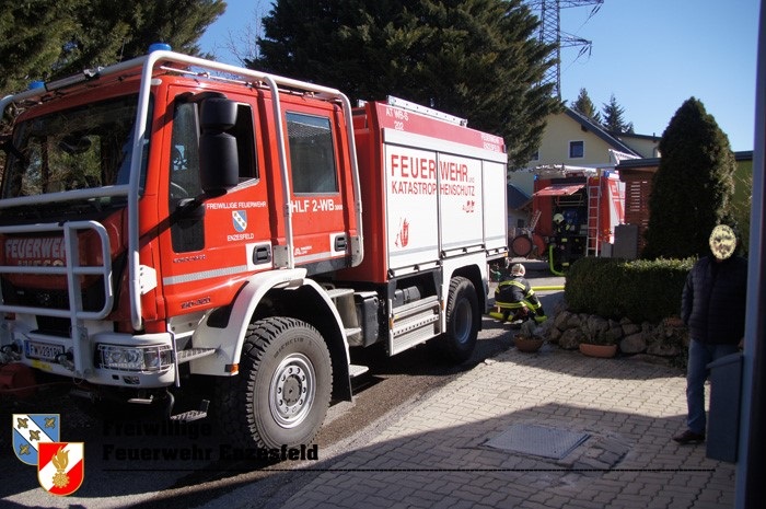 20220313 Flurbrand im Ortsgebiet von Enzesfeld   Foto: Freiwillige Feuerwehr Enzesfeld