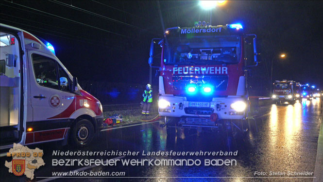20220316 Verkehrsunfall auf der B17 in Möllersdorf Traiskirchen Foto: Stefan Schneider BFKDO BADEN 20220316 Verkehrsunfall auf der B17 in Möllersdorf Traiskirchen Foto: Stefan Schneider BFKDO BADEN