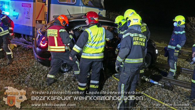 20220316 Verkehrsunfall auf der B17 in Möllersdorf Traiskirchen Foto: Stefan Schneider BFKDO BADEN 20220316 Verkehrsunfall auf der B17 in Möllersdorf Traiskirchen Foto: Stefan Schneider BFKDO BADEN