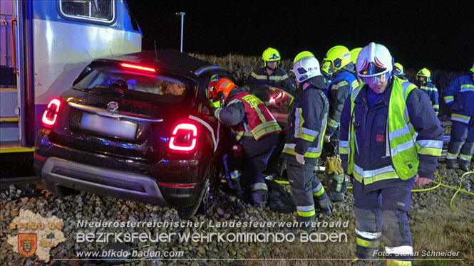 20220316 Verkehrsunfall auf der B17 in Möllersdorf Traiskirchen Foto: Stefan Schneider BFKDO BADEN 20220316 Verkehrsunfall auf der B17 in Möllersdorf Traiskirchen Foto: Stefan Schneider BFKDO BADEN