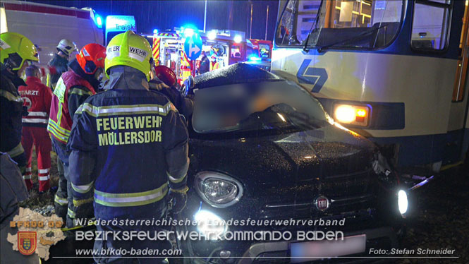 20220316 Verkehrsunfall auf der B17 in Möllersdorf Traiskirchen Foto: Stefan Schneider BFKDO BADEN 20220316 Verkehrsunfall auf der B17 in Möllersdorf Traiskirchen Foto: Stefan Schneider BFKDO BADEN