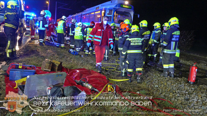 20220316 Verkehrsunfall auf der B17 in Möllersdorf Traiskirchen Foto: Stefan Schneider BFKDO BADEN 20220316 Verkehrsunfall auf der B17 in Möllersdorf Traiskirchen Foto: Stefan Schneider BFKDO BADEN