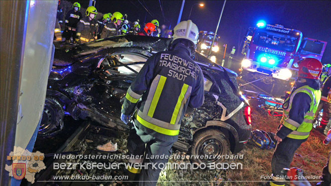 20220316 Verkehrsunfall auf der B17 in Möllersdorf Traiskirchen Foto: Stefan Schneider BFKDO BADEN 20220316 Verkehrsunfall auf der B17 in Möllersdorf Traiskirchen Foto: Stefan Schneider BFKDO BADEN