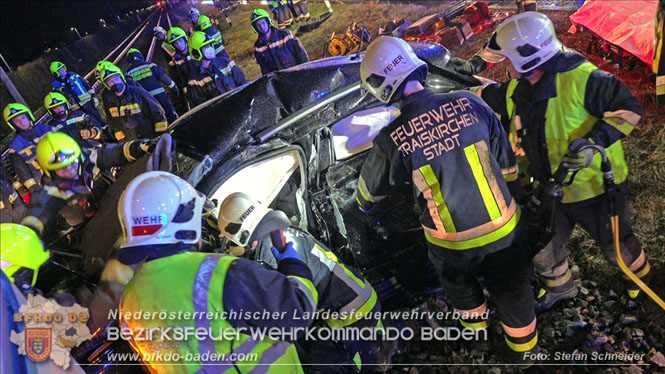 20220316 Verkehrsunfall auf der B17 in Möllersdorf Traiskirchen Foto: Stefan Schneider BFKDO BADEN 20220316 Verkehrsunfall auf der B17 in Möllersdorf Traiskirchen Foto: Stefan Schneider BFKDO BADEN