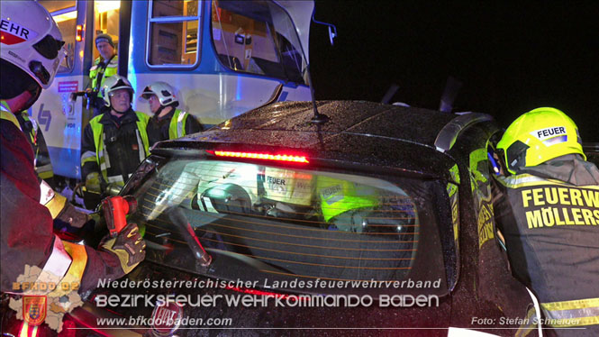 20220316 Verkehrsunfall auf der B17 in Möllersdorf Traiskirchen Foto: Stefan Schneider BFKDO BADEN 20220316 Verkehrsunfall auf der B17 in Möllersdorf Traiskirchen Foto: Stefan Schneider BFKDO BADEN