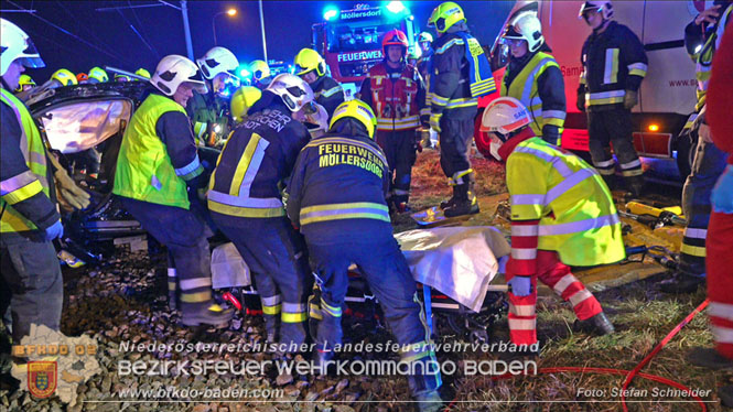 20220316 Verkehrsunfall auf der B17 in Möllersdorf Traiskirchen Foto: Stefan Schneider BFKDO BADEN 20220316 Verkehrsunfall auf der B17 in Möllersdorf Traiskirchen Foto: Stefan Schneider BFKDO BADEN