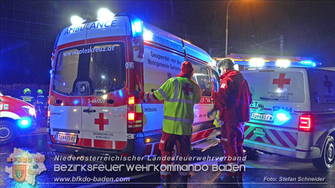 20220316 Verkehrsunfall auf der B17 in Möllersdorf Traiskirchen Foto: Stefan Schneider BFKDO BADEN 20220316 Verkehrsunfall auf der B17 in Möllersdorf Traiskirchen Foto: Stefan Schneider BFKDO BADEN