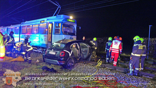20220316 Verkehrsunfall auf der B17 in Möllersdorf Traiskirchen Foto: Stefan Schneider BFKDO BADEN 20220316 Verkehrsunfall auf der B17 in Möllersdorf Traiskirchen Foto: Stefan Schneider BFKDO BADEN