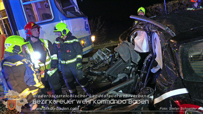 20220316 Verkehrsunfall auf der B17 in Möllersdorf Traiskirchen Foto: Stefan Schneider BFKDO BADEN 20220316 Verkehrsunfall auf der B17 in Möllersdorf Traiskirchen Foto: Stefan Schneider BFKDO BADEN
