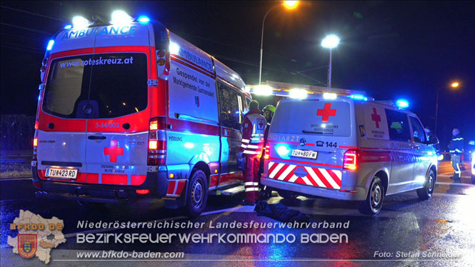 20220316 Verkehrsunfall auf der B17 in Möllersdorf Traiskirchen Foto: Stefan Schneider BFKDO BADEN 20220316 Verkehrsunfall auf der B17 in Möllersdorf Traiskirchen Foto: Stefan Schneider BFKDO BADEN
