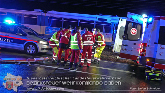 20220316 Verkehrsunfall auf der B17 in Möllersdorf Traiskirchen Foto: Stefan Schneider BFKDO BADEN 20220316 Verkehrsunfall auf der B17 in Möllersdorf Traiskirchen Foto: Stefan Schneider BFKDO BADEN
