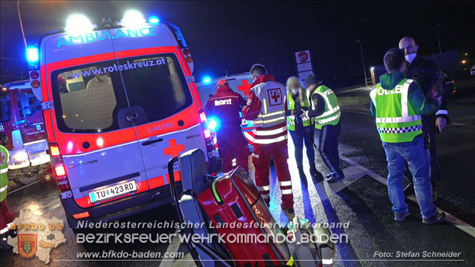 20220316 Verkehrsunfall auf der B17 in Möllersdorf Traiskirchen Foto: Stefan Schneider BFKDO BADEN 20220316 Verkehrsunfall auf der B17 in Möllersdorf Traiskirchen Foto: Stefan Schneider BFKDO BADEN