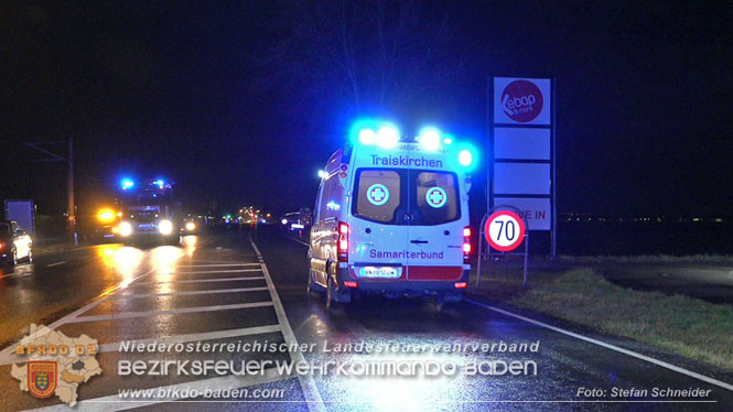 20220316 Verkehrsunfall auf der B17 in Möllersdorf Traiskirchen Foto: Stefan Schneider BFKDO BADEN 20220316 Verkehrsunfall auf der B17 in Möllersdorf Traiskirchen Foto: Stefan Schneider BFKDO BADEN