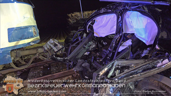 20220316 Verkehrsunfall auf der B17 in Möllersdorf Traiskirchen Foto: Stefan Schneider BFKDO BADEN 20220316 Verkehrsunfall auf der B17 in Möllersdorf Traiskirchen Foto: Stefan Schneider BFKDO BADEN