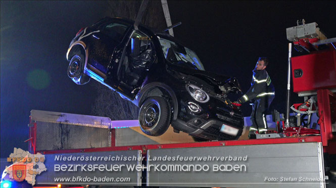 20220316 Verkehrsunfall auf der B17 in Möllersdorf Traiskirchen Foto: Stefan Schneider BFKDO BADEN 20220316 Verkehrsunfall auf der B17 in Möllersdorf Traiskirchen Foto: Stefan Schneider BFKDO BADEN