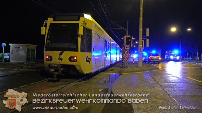 20220316 Verkehrsunfall auf der B17 in Möllersdorf Traiskirchen Foto: Stefan Schneider BFKDO BADEN 20220316 Verkehrsunfall auf der B17 in Möllersdorf Traiskirchen Foto: Stefan Schneider BFKDO BADEN