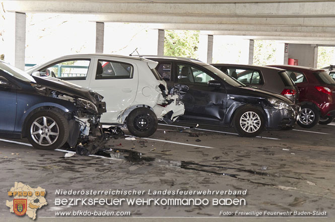 20220317 Auto Billard im Parkdeck Roemertherme Baden Foto: Freiwillige Feuerwehr Baden-Stadt 20220317 Auto Billard im Parkdeck Roemertherme Baden Foto: Freiwillige Feuerwehr Baden-Stadt