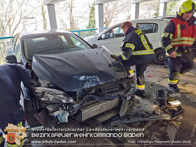 20220317 Auto Billard im Parkdeck Roemertherme Baden Foto: Freiwillige Feuerwehr Baden-Stadt 20220317 Auto Billard im Parkdeck Roemertherme Baden Foto: Freiwillige Feuerwehr Baden-Stadt