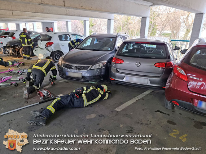 20220317 Auto Billard im Parkdeck Roemertherme Baden Foto: Freiwillige Feuerwehr Baden-Stadt 20220317 Auto Billard im Parkdeck Roemertherme Baden Foto: Freiwillige Feuerwehr Baden-Stadt