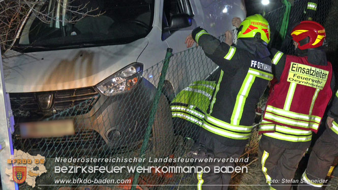 20220317 Fahrzeugebergung in Oeynhausen-Tribuswinkel Foto: Stefan Schneider 20220317 Fahrzeugebergung in Oeynhausen-Tribuswinkel Foto: Stefan Schneider