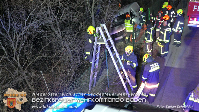 20220317 Fahrzeugebergung in Oeynhausen-Tribuswinkel Foto: Stefan Schneider 20220317 Fahrzeugebergung in Oeynhausen-Tribuswinkel Foto: Stefan Schneider