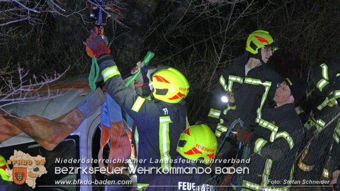 20220317 Fahrzeugebergung in Oeynhausen-Tribuswinkel Foto: Stefan Schneider 20220317 Fahrzeugebergung in Oeynhausen-Tribuswinkel Foto: Stefan Schneider