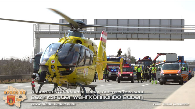 20220325 Menschenrettung nach Auffahrunfall auf ASFiNAG Fahrzeug auf der A2 RFB Wien   Foto: Stefan Schneider BFKDO BADEN