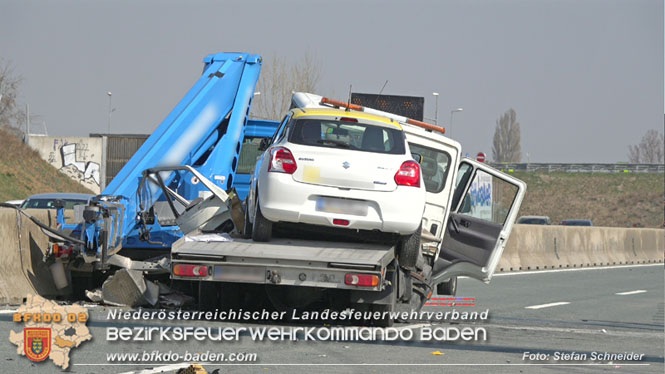20220325 Menschenrettung nach Auffahrunfall auf ASFiNAG Fahrzeug auf der A2 RFB Wien   Foto: Stefan Schneider BFKDO BADEN