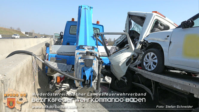 20220325 Menschenrettung nach Auffahrunfall auf ASFiNAG Fahrzeug auf der A2 RFB Wien   Foto: Stefan Schneider BFKDO BADEN