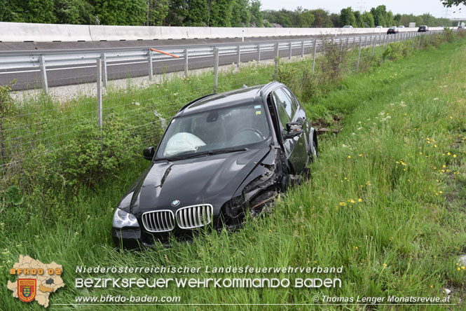 20220507 Verkehrsunfall mit eingeklemmter Person auf der LB16 Foto: Thomas Lenger Monatsrevue.at 20220507 Verkehrsunfall mit eingeklemmter Person auf der LB16 Foto: Thomas Lenger Monatsrevue.at