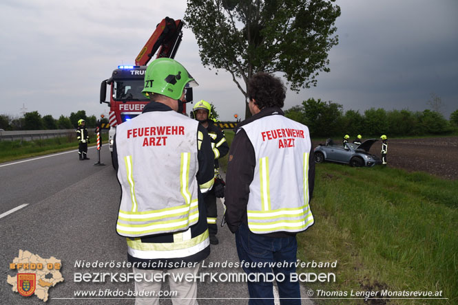 20220507 Verkehrsunfall mit eingeklemmter Person auf der LB16 Foto: Thomas Lenger Monatsrevue.at 20220507 Verkehrsunfall mit eingeklemmter Person auf der LB16 Foto: Thomas Lenger Monatsrevue.at