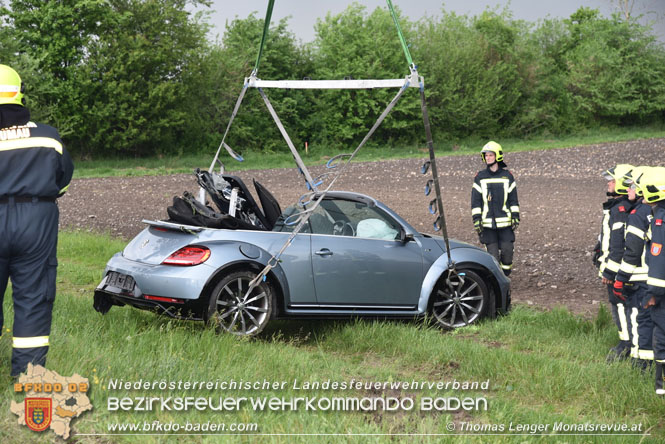20220507 Verkehrsunfall mit eingeklemmter Person auf der LB16 Foto: Thomas Lenger Monatsrevue.at 20220507 Verkehrsunfall mit eingeklemmter Person auf der LB16 Foto: Thomas Lenger Monatsrevue.at