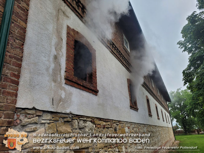20220607 Brand in einem landwirtschaftlichen Gebäude in Landegg/Pottendorf 20220607 Brand in einem landwirtschaftlichen Gebäude in Landegg/Pottendorf