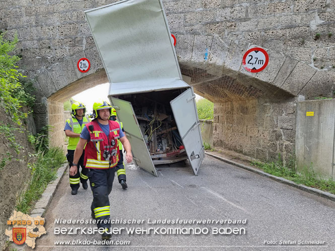 20220617 Bergung Kleintransporter aus Wasserleitungs-Unterführung Pfaffstätten-Einöde   Foto: Stefan Schneider