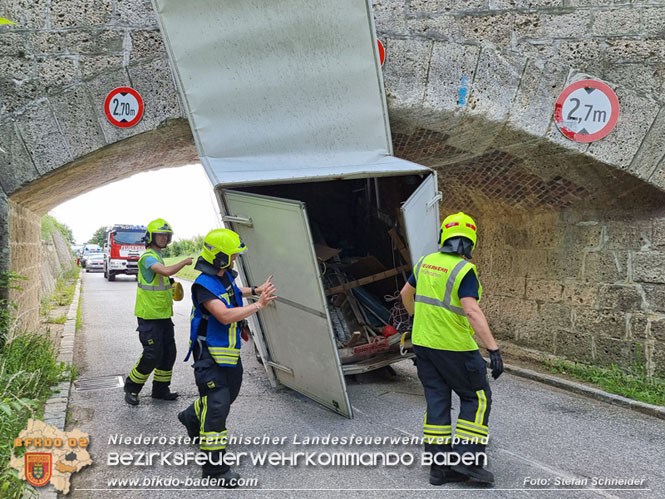 20220617 Bergung Kleintransporter aus Wasserleitungs-Unterführung Pfaffstätten-Einöde   Foto: Stefan Schneider
