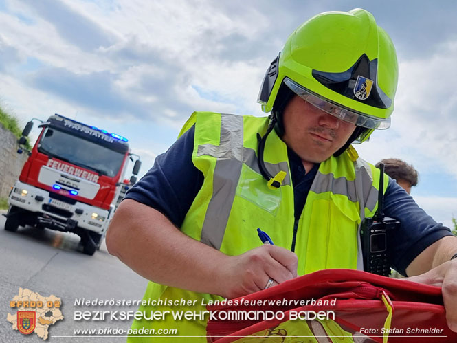 20220617 Bergung Kleintransporter aus Wasserleitungs-Unterführung Pfaffstätten-Einöde   Foto: Stefan Schneider
