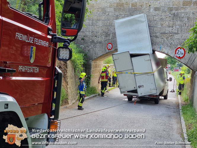 20220617 Bergung Kleintransporter aus Wasserleitungs-Unterführung Pfaffstätten-Einöde   Foto: Stefan Schneider