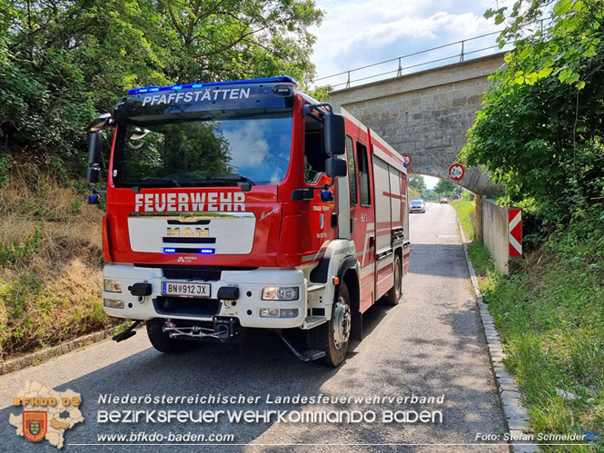 20220617 Bergung Kleintransporter aus Wasserleitungs-Unterführung Pfaffstätten-Einöde   Foto: Stefan Schneider