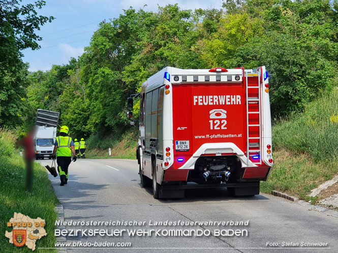 20220617 Bergung Kleintransporter aus Wasserleitungs-Unterführung Pfaffstätten-Einöde   Foto: Stefan Schneider