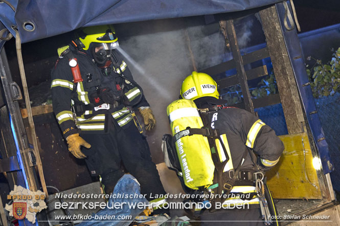20220623 Nächtlicher Fahrzeugbrand in Baden Ortsteil Leesdorf Foto: Stefan Schneider 20220623 Nächtlicher Fahrzeugbrand in Baden Ortsteil Leesdorf Foto: Stefan Schneider