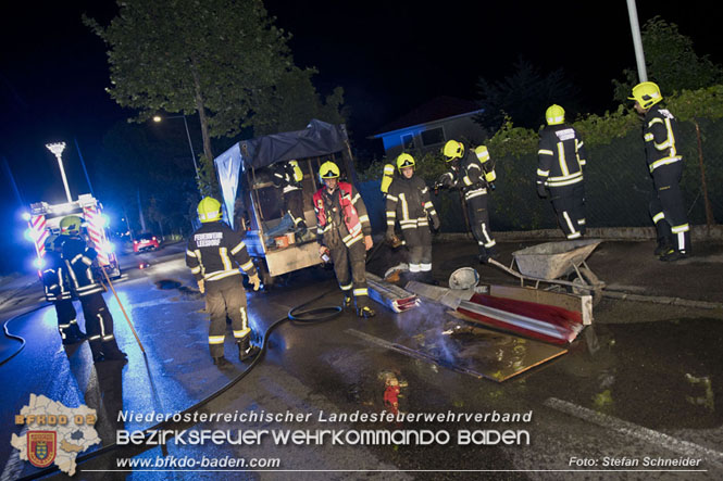 20220623 Nächtlicher Fahrzeugbrand in Baden Ortsteil Leesdorf Foto: Stefan Schneider 20220623 Nächtlicher Fahrzeugbrand in Baden Ortsteil Leesdorf Foto: Stefan Schneider