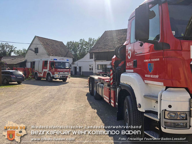 20220627 Feuerwehr versorgt zwei Reitställe und ein Biomasseheizkraftwerk nach Wasserrohrbruch Foto: Freiwillige Feuerwehr Baden-Leesdorf 20220627 Feuerwehr versorgt zwei Reitställe und ein Biomasseheizkraftwerk nach Wasserrohrbruch Foto: Freiwillige Feuerwehr Baden-Leesdorf