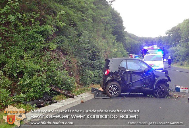20220630 Pensionist verunglückt mit Kleinwagen auf der L4007 im Gemeindegebiet Bad Vöslau-Gainfarn Foto: Freiwillige Feuerwehr Gainfarn 20220630 Pensionist verunglückt mit Kleinwagen auf der L4007 im Gemeindegebiet Bad Vöslau-Gainfarn Foto: Freiwillige Feuerwehr Gainfarn