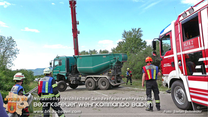 20220712 Folgenschwerer Verkehrsunfall auf der L157 Umfahrung Oeynhausen Foto: Stefan Schneider 20220712 Folgenschwerer Verkehrsunfall auf der L157 Umfahrung Oeynhausen Foto: Stefan Schneider